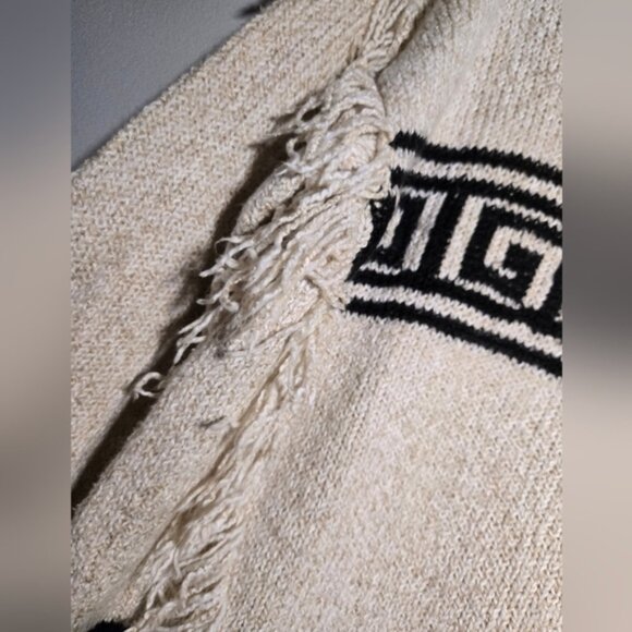 Kensie Fringe Knit Sweater Size Medium Beige Black Greek Key Pattern Cowl Neck - Picture 3 of 6